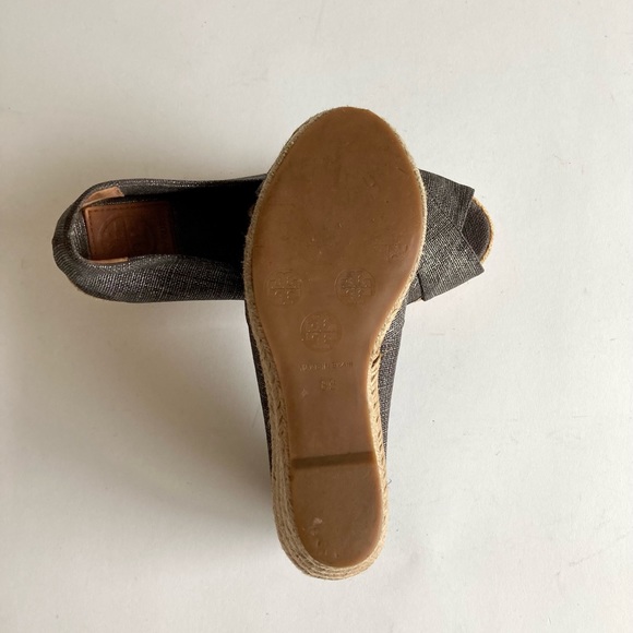 Tory Burch Grey Silver Fabric Espadrille Heeled Wedges size 8 - Picture 8 of 14